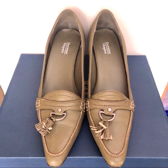 Denver Hayes Olive Heeled Loafers - size 9 - Picture 2 of 5